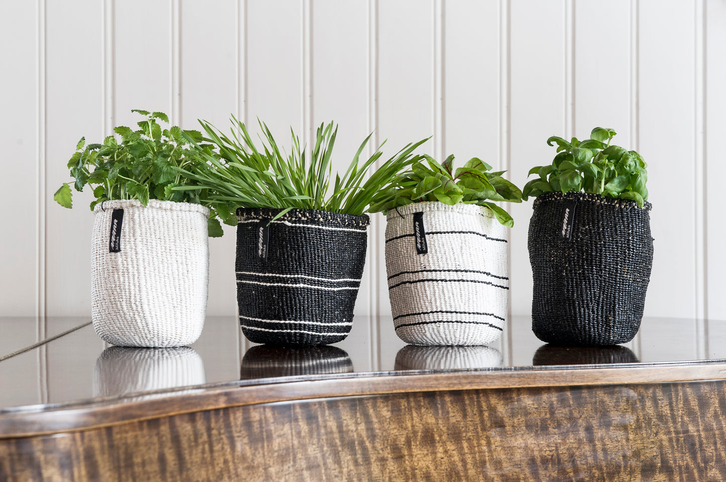 Basket | Black Stripes on White M