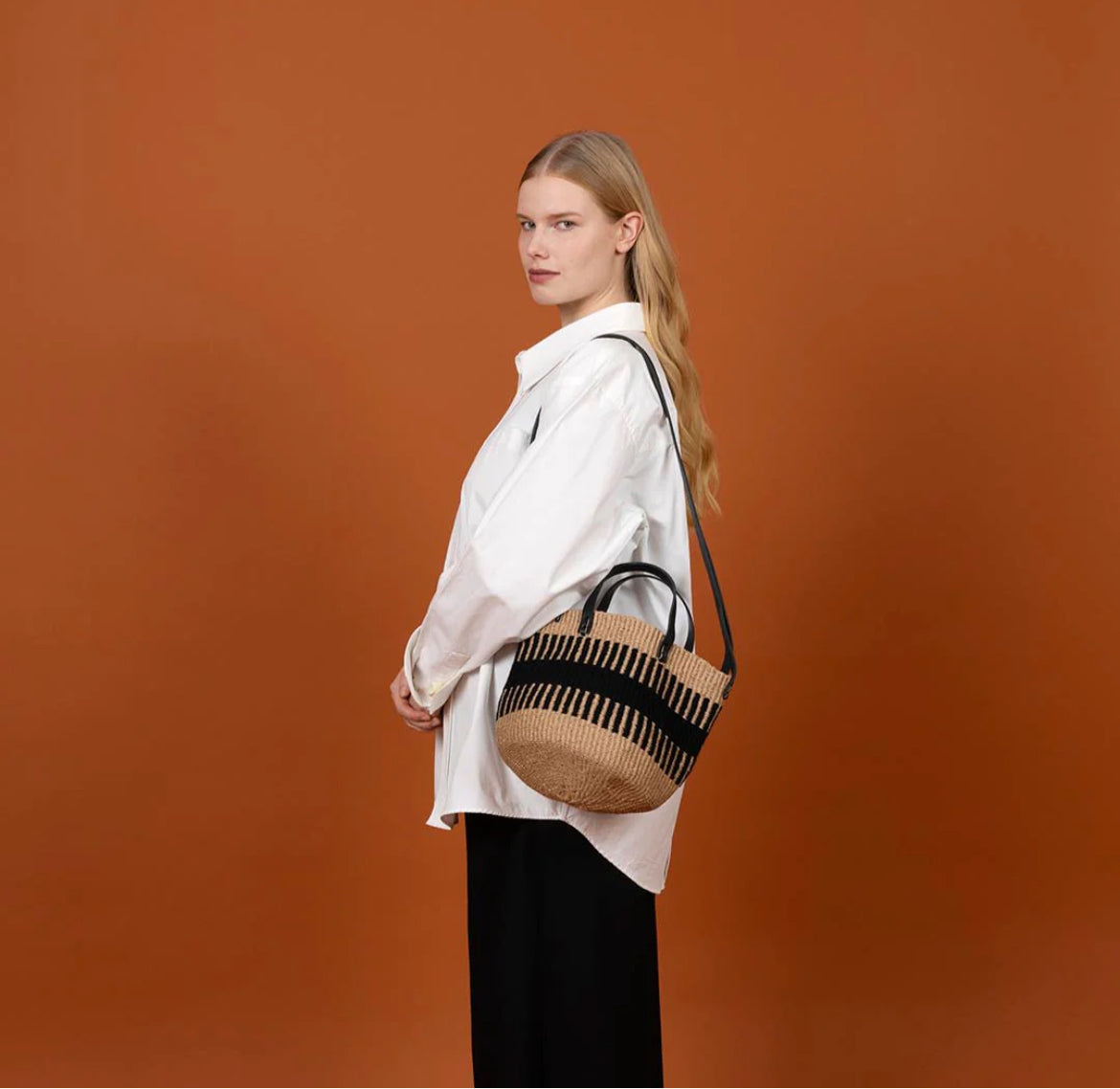 Shopper basket black rib S