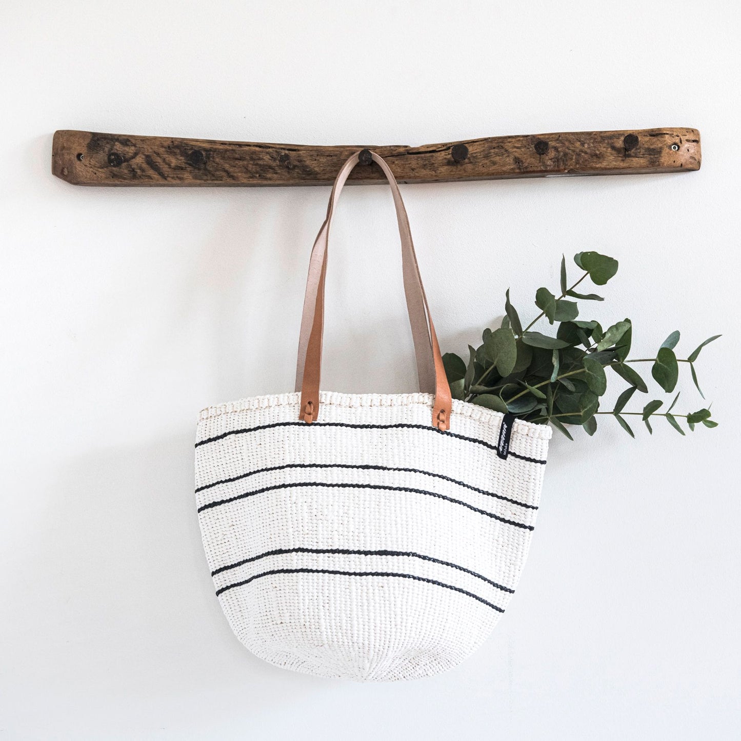 Shopper basket/ thin black stripes
